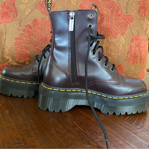 Dr. Martens Jadon Burgundy Smooth Leather Size 7 Boots - Picture 2 of 7